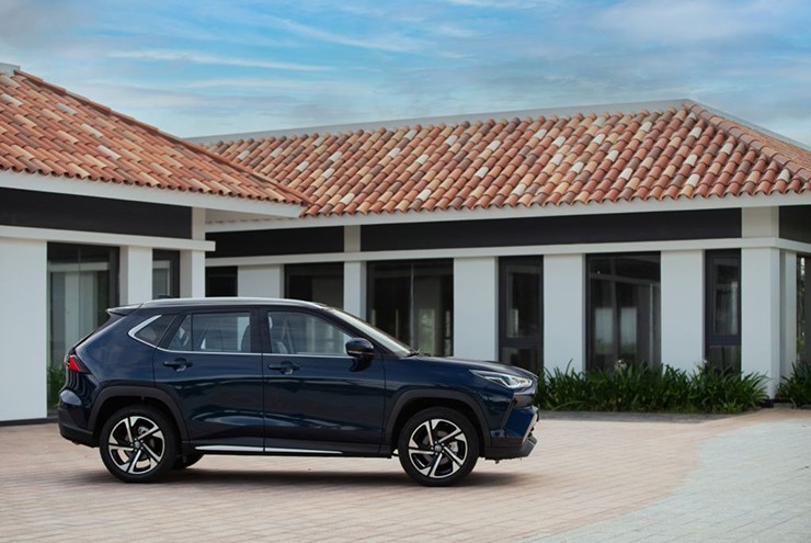 Giá xe Toyota Yaris Cross tháng 7/2025, niêm yết và lăn bánh