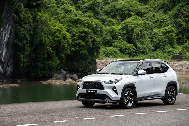 Giá xe Toyota Yaris Cross tháng 7/2025, niêm yết và lăn bánh