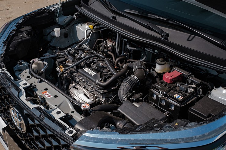 Giá xe Toyota Veloz Cross tháng 9/2025, hỗ trợ 100% lệ phí trước bạ