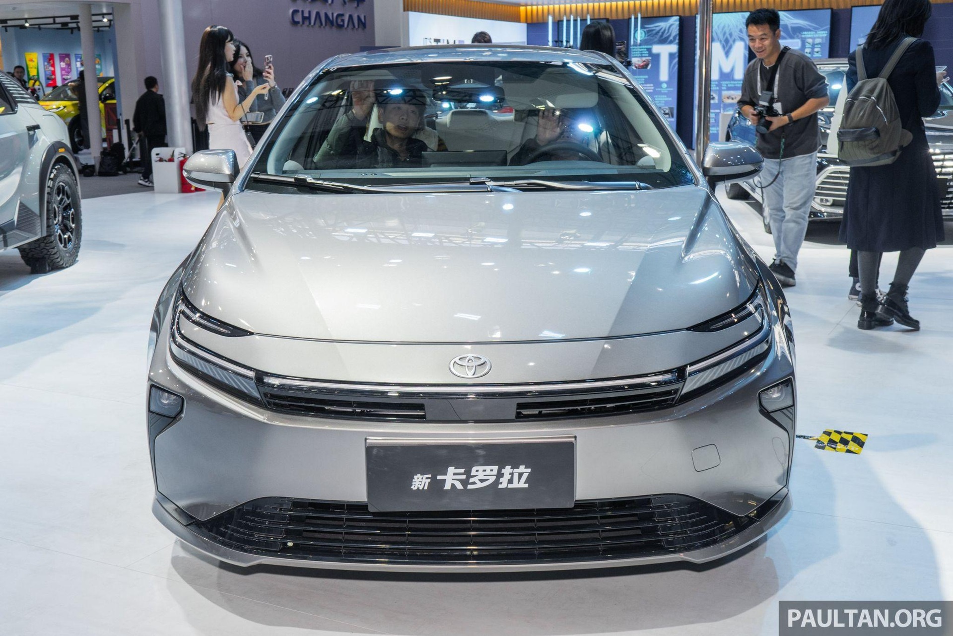 Toyota Corolla 2026 “lột xác” để hết bán chậm, tiêu thụ chỉ 4,13 lít/100km