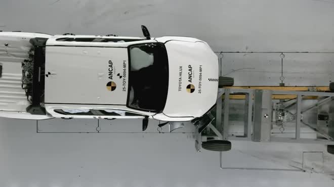 Toyota Hilux 2026 sắp bán tại Việt Nam đạt 5 sao an toàn của ANCAP