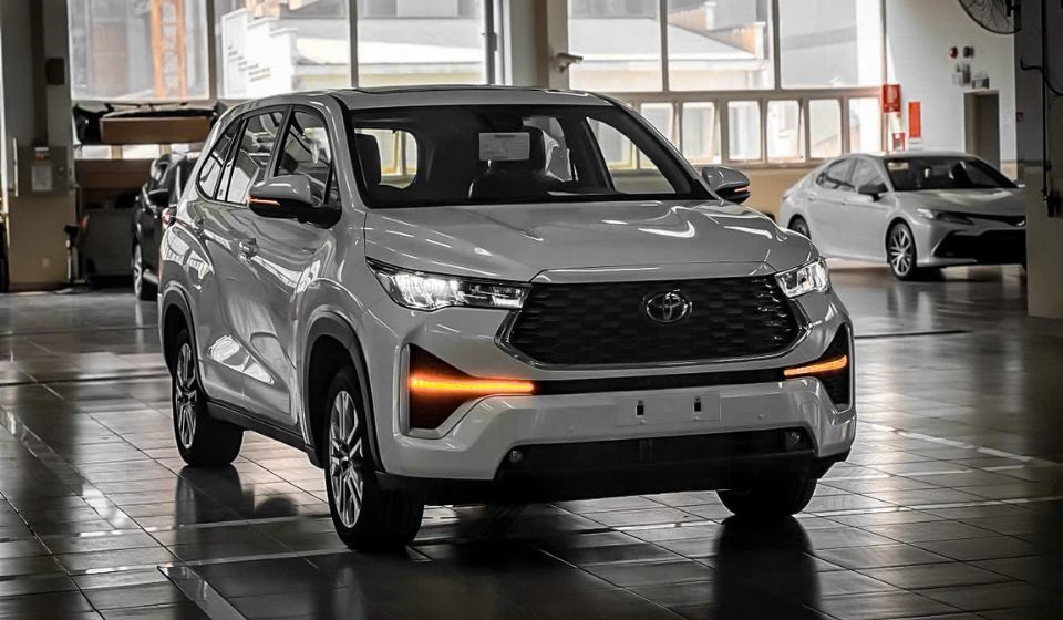 Toyota Innova Cross Hybrid: MPV 7 chỗ tiết kiệm, công nghệ hybrid tiên tiến