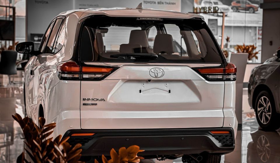Toyota Innova Cross Hybrid: MPV 7 chỗ tiết kiệm, công nghệ hybrid tiên tiến