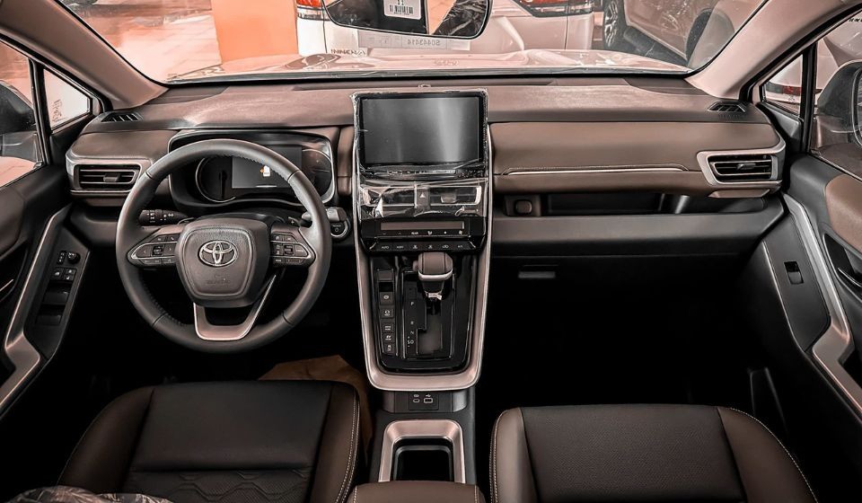 Toyota Innova Cross Hybrid: MPV 7 chỗ tiết kiệm, công nghệ hybrid tiên tiến