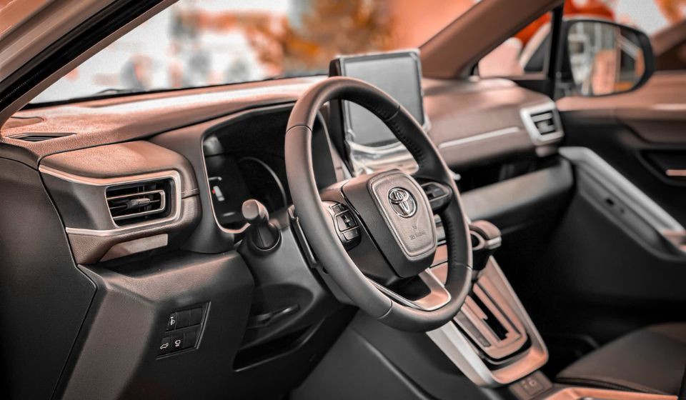 Toyota Innova Cross Hybrid: MPV 7 chỗ tiết kiệm, công nghệ hybrid tiên tiến