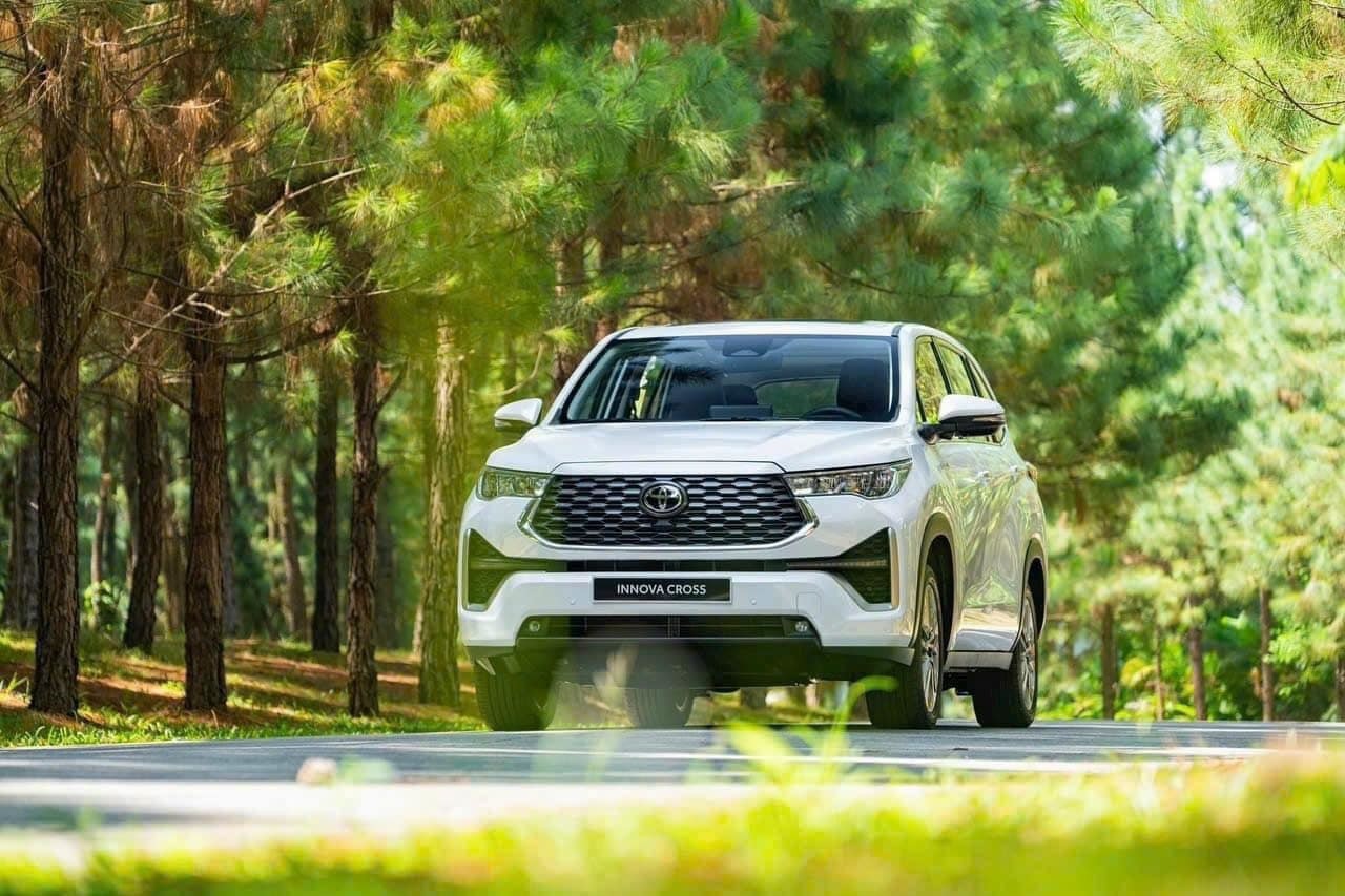 Toyota Innova Cross Hybrid: MPV 7 chỗ tiết kiệm, công nghệ hybrid tiên tiến