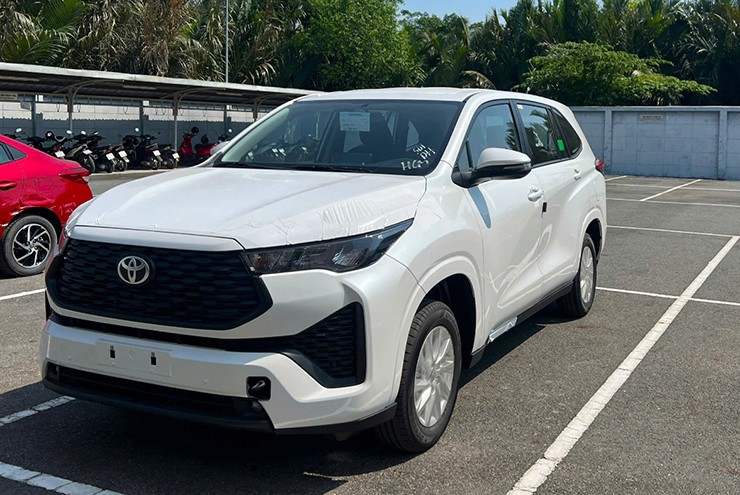 Cầm 750 triệu đồng trong tay: Những mẫu xe 7 chỗ đáng cân nhắc